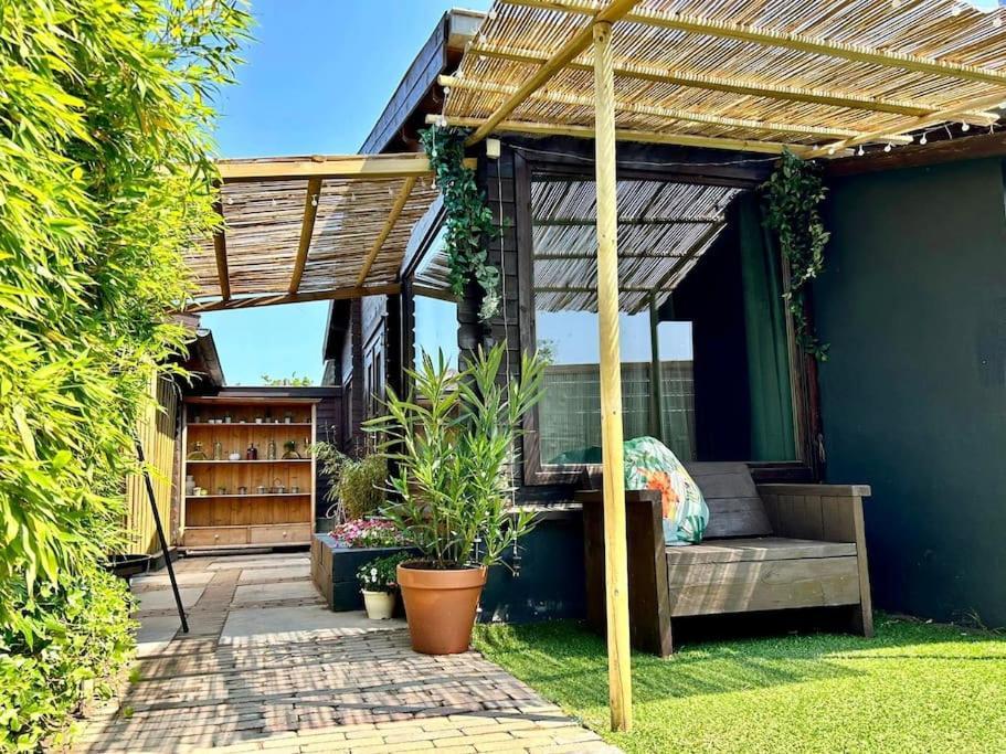 Jungle Style Lodge With Jacuzzi ,Sauna And Garden Near Amsterdam Vijfhuizen 外观 照片