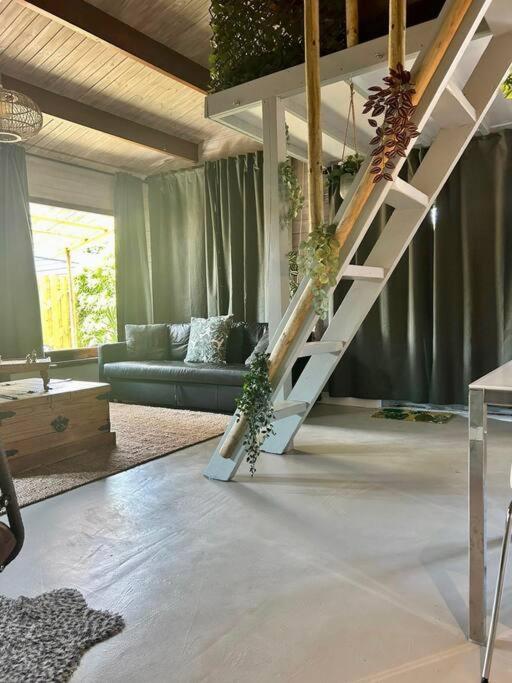 Jungle Style Lodge With Jacuzzi ,Sauna And Garden Near Amsterdam Vijfhuizen 外观 照片
