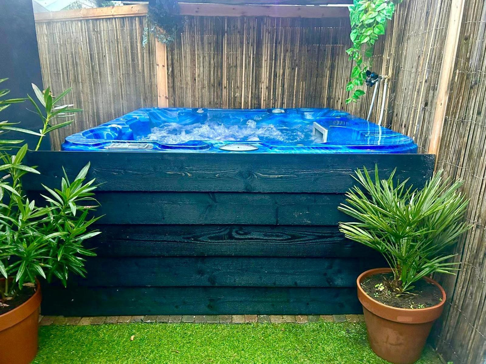 Jungle Style Lodge With Jacuzzi ,Sauna And Garden Near Amsterdam Vijfhuizen 外观 照片